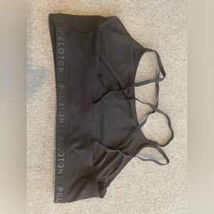 Peloton black sports bra 2x